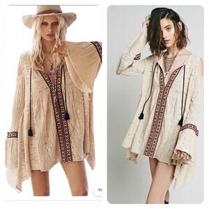 Free People For the Love of Flowers Tunic size S cold shoulder long bell sleeves